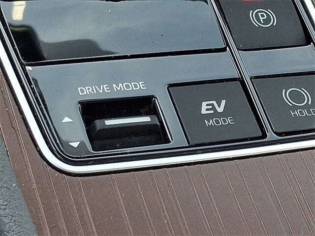 Thumbnail: 2023 Toyota Sienna - 24