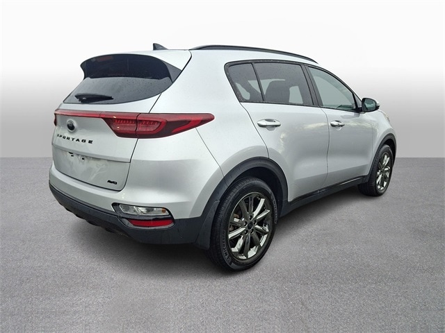 Thumbnail: 2022 Kia Sportage - 4