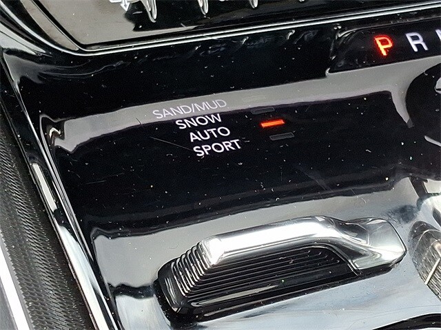 Thumbnail: 2024 Jeep Grand Wagoneer L - 26