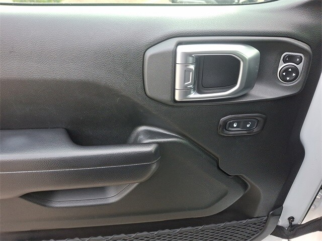 Thumbnail: 2018 Jeep Wrangler - 12