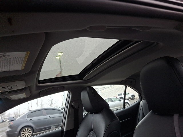 Thumbnail: 2018 Toyota Camry - 14