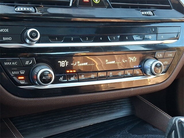 Thumbnail: 2023 BMW 5 Series - 16