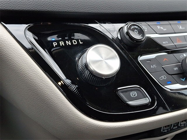 Thumbnail: 2024 Chrysler Pacifica - 15