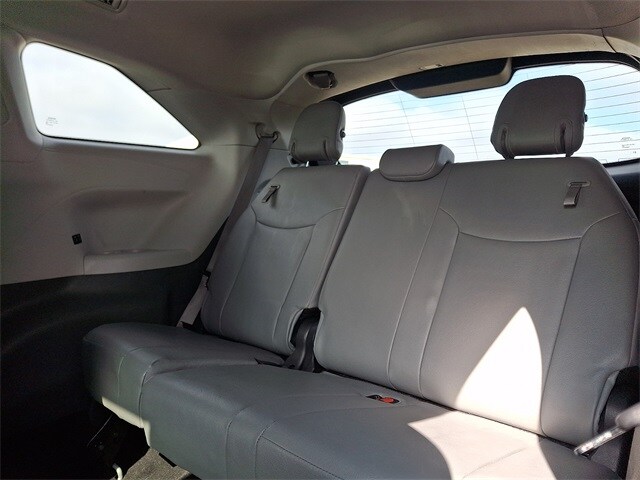 Thumbnail: 2024 Toyota Sienna - 12