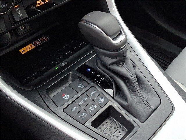 Thumbnail: 2025 Toyota RAV4 - 13