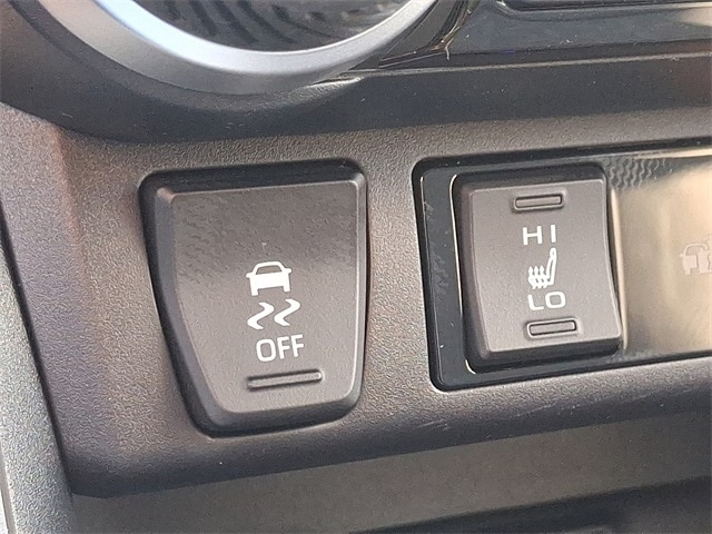 Thumbnail: 2025 Toyota RAV4 - 20