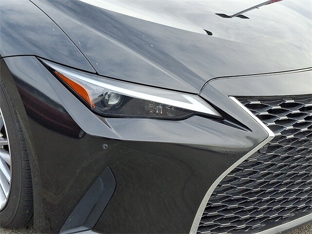 Thumbnail: 2022 Lexus IS - 4