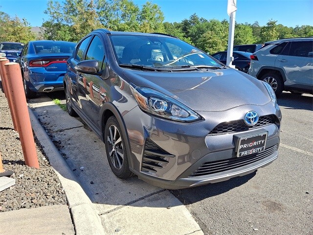Thumbnail: 2018 Toyota Prius c - 3