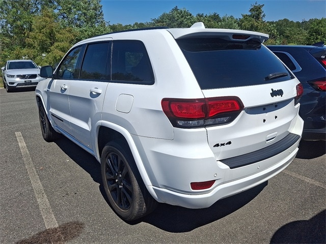 Thumbnail: 2022 Jeep Grand Cherokee - 8