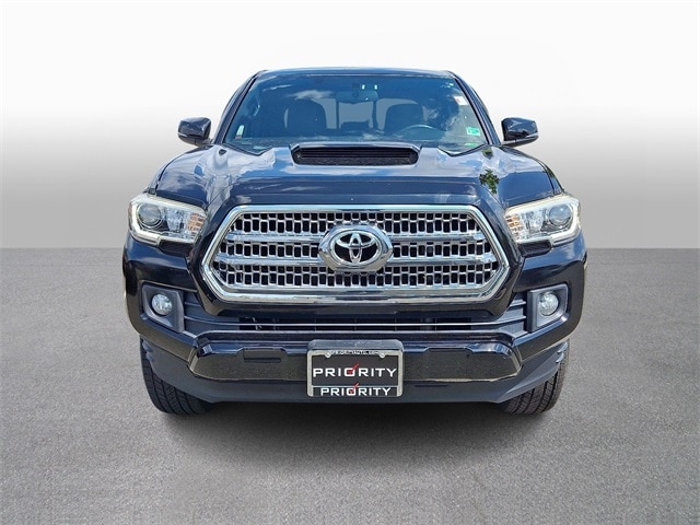 Thumbnail: 2016 Toyota Tacoma - 2