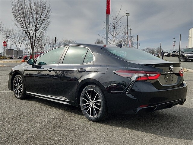 Thumbnail: 2024 Toyota Camry - 16