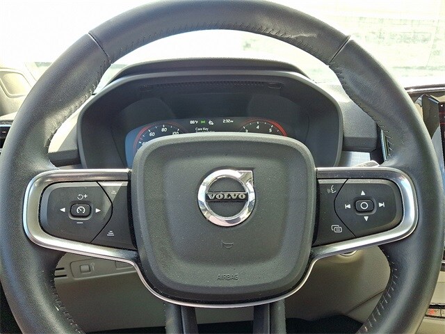 Thumbnail: 2021 Volvo XC40 - 18