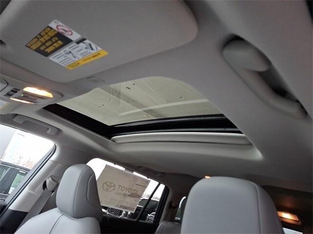 Thumbnail: 2026 Toyota Highlander - 12