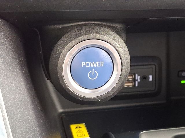 Thumbnail: 2021 Toyota Venza - 21