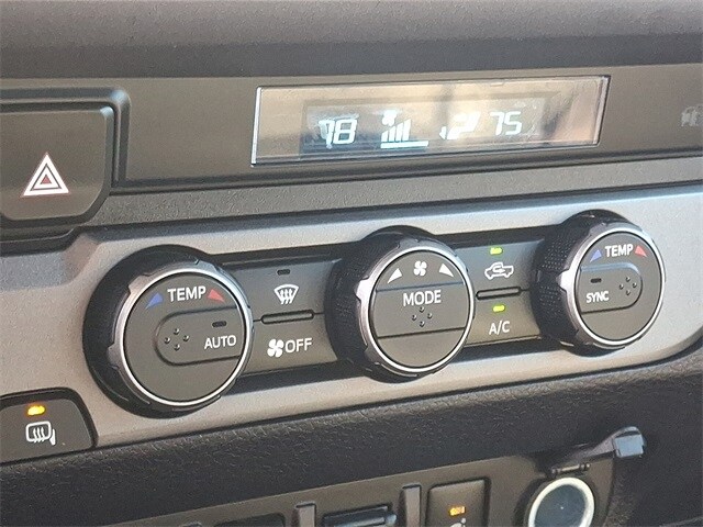 Thumbnail: 2022 Toyota Tacoma - 15