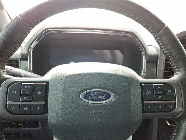 2022 Ford F-150 Lightning XLT 19