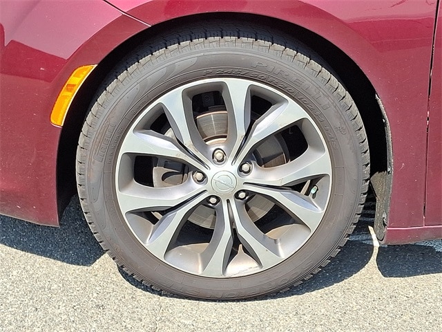 Thumbnail: 2017 Chrysler Pacifica - 8