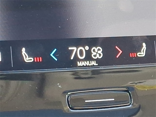 Thumbnail: 2024 Volvo XC40 - 20