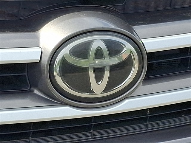 Thumbnail: 2017 Toyota Highlander - 4