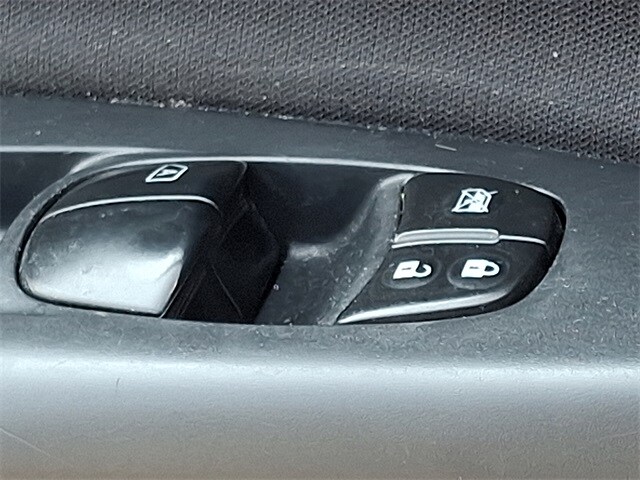 Thumbnail: 2015 Nissan Sentra - 26