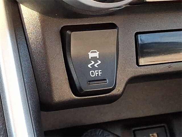 Thumbnail: 2025 Toyota RAV4 - 25