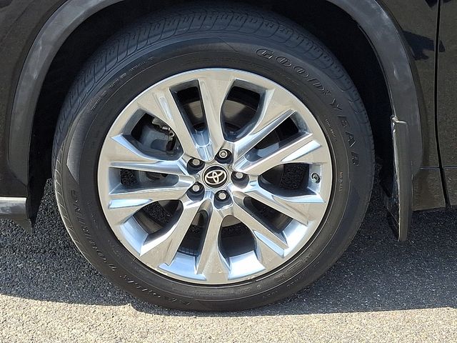 Thumbnail: 2021 Toyota Highlander - 8