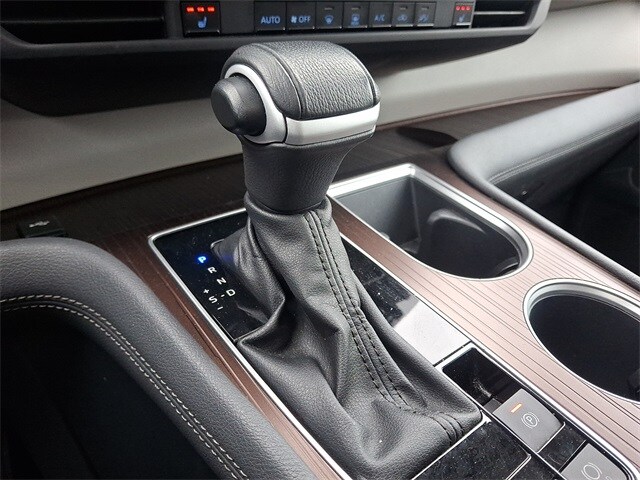 Thumbnail: 2024 Toyota Sienna - 16