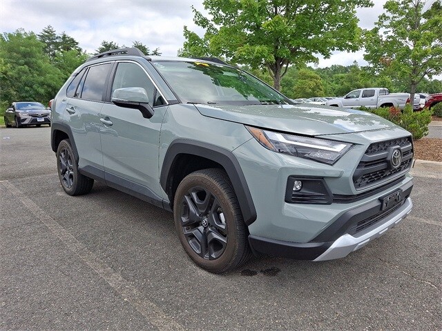 Thumbnail: 2022 Toyota RAV4 - 3