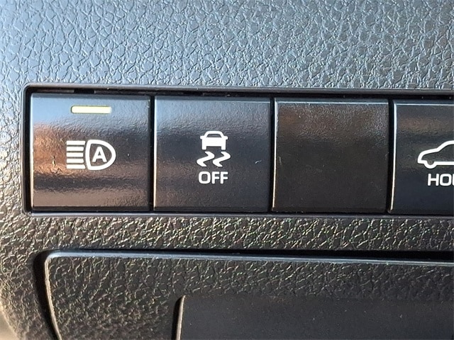 Thumbnail: 2023 Toyota Camry - 26