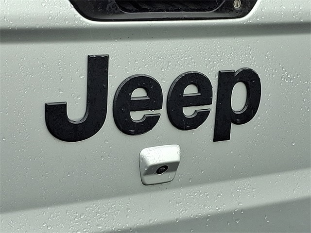 Thumbnail: 2022 Jeep Gladiator - 30