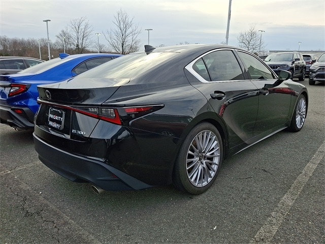 Thumbnail: 2022 Lexus IS - 8