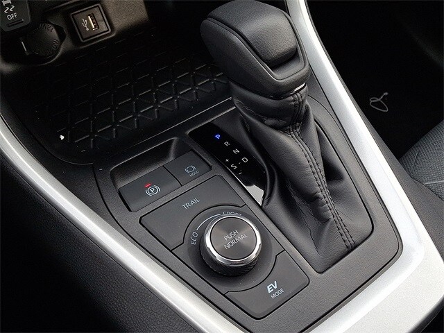 Thumbnail: 2025 Toyota RAV4 - 12