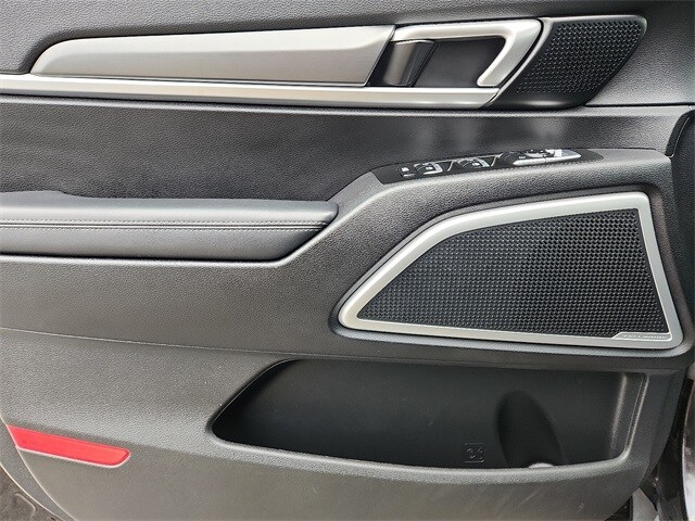 Thumbnail: 2022 Kia Telluride - 14