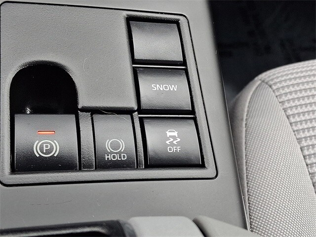 Thumbnail: 2023 Toyota Highlander - 25