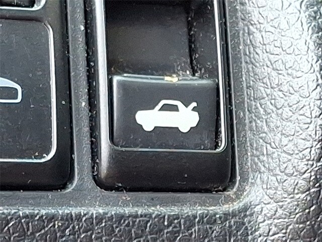 Thumbnail: 2015 Nissan Sentra - 25