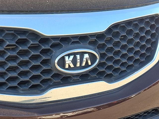 Thumbnail: 2012 Kia Sorento - 10
