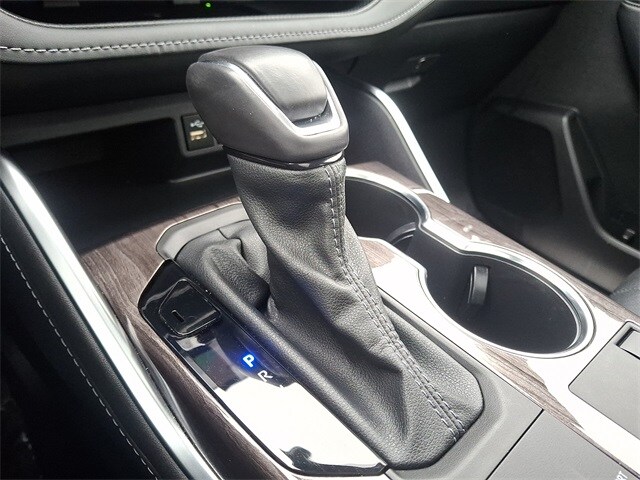 Thumbnail: 2024 Toyota Highlander - 16