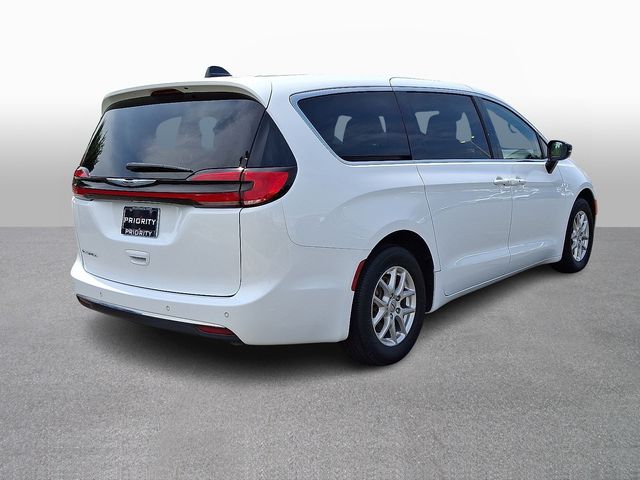 Thumbnail: 2025 Chrysler Pacifica - 4