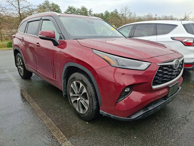 Thumbnail: 2023 Toyota Highlander - 4