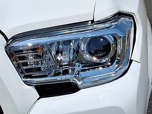 Thumbnail: 2022 Toyota Tacoma - 9