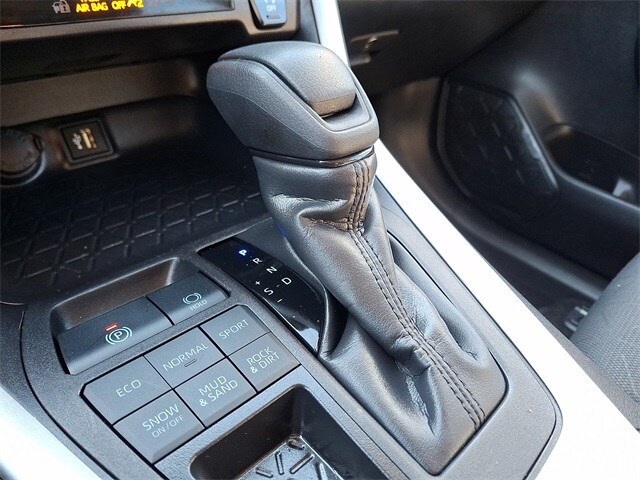 Thumbnail: 2025 Toyota RAV4 - 14