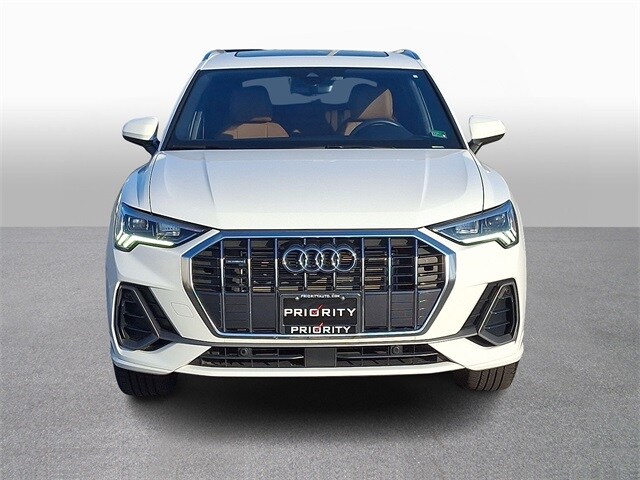 Thumbnail: 2025 Audi Q3 - 2