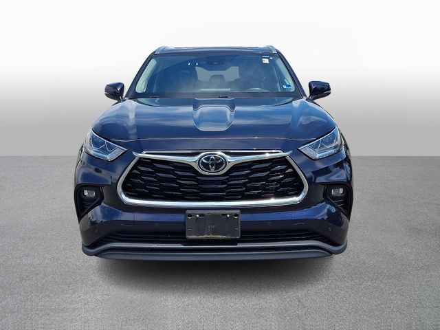 Thumbnail: 2022 Toyota Highlander - 2