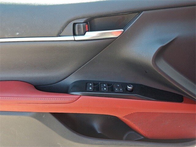 Thumbnail: 2019 Toyota Camry - 12