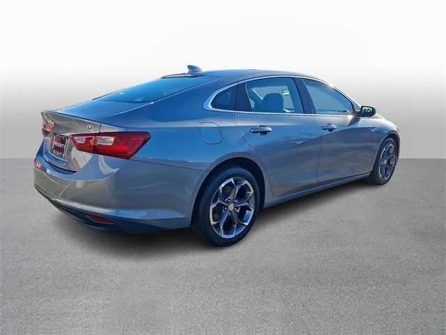 Thumbnail: 2023 Chevrolet Malibu - 4