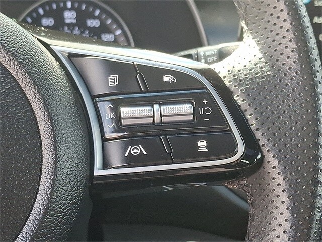 Thumbnail: 2023 Kia Forte - 23