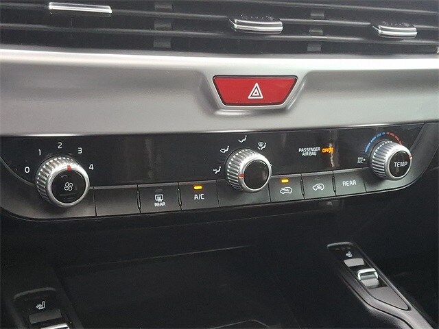 Thumbnail: 2021 Kia Telluride - 17