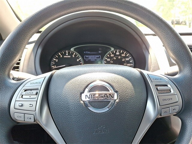 Thumbnail: 2014 Nissan Altima - 17