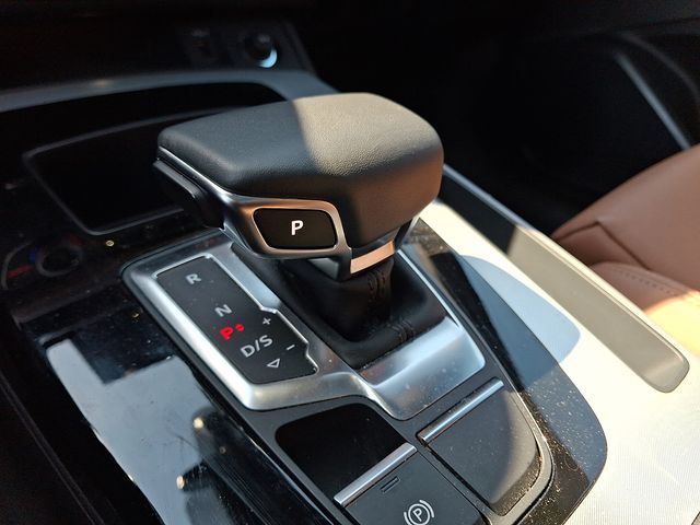 Thumbnail: 2025 Audi Q5 - 15