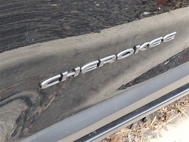 Thumbnail: 2019 Jeep Cherokee - 8